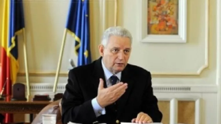 2446 de scoli aflate in zonele rurale si mici urbane vor fi conectate la internet