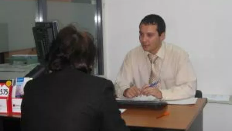 Bancile exploateaza orice client din randul firmelor. Capcane la creditele pentru companii