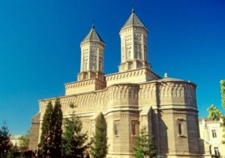 Biserica Trei Ierarhi din  Iasi: Capodopera arhitecturala a artei feudala romanesti