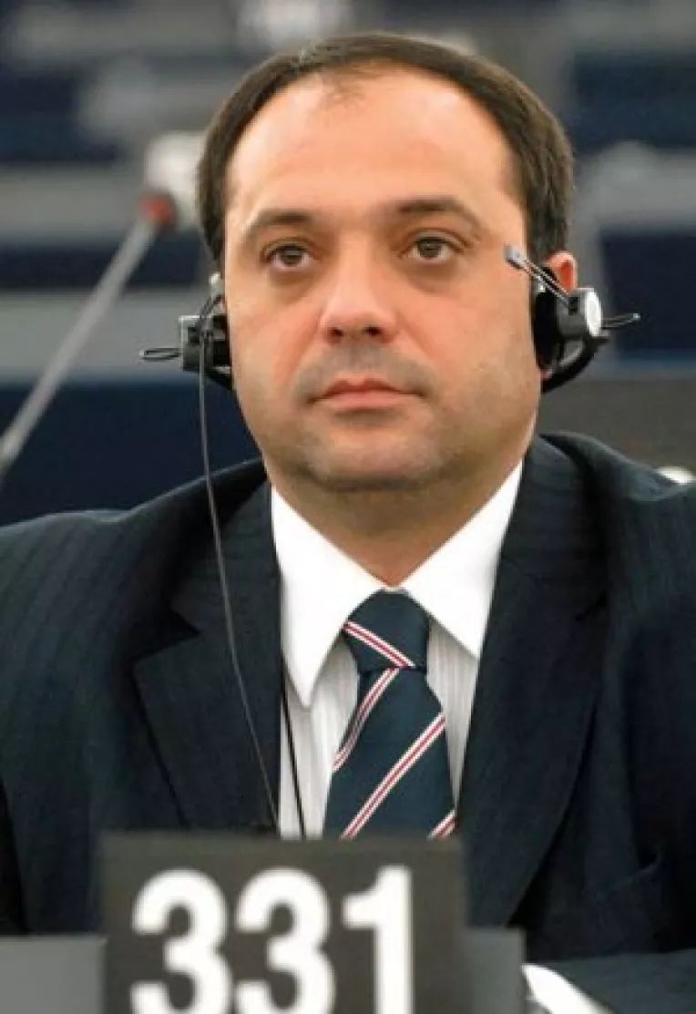 "Comisia Europeana tebuie sa gaseasca solutii pentru continuarea rentei viagere"