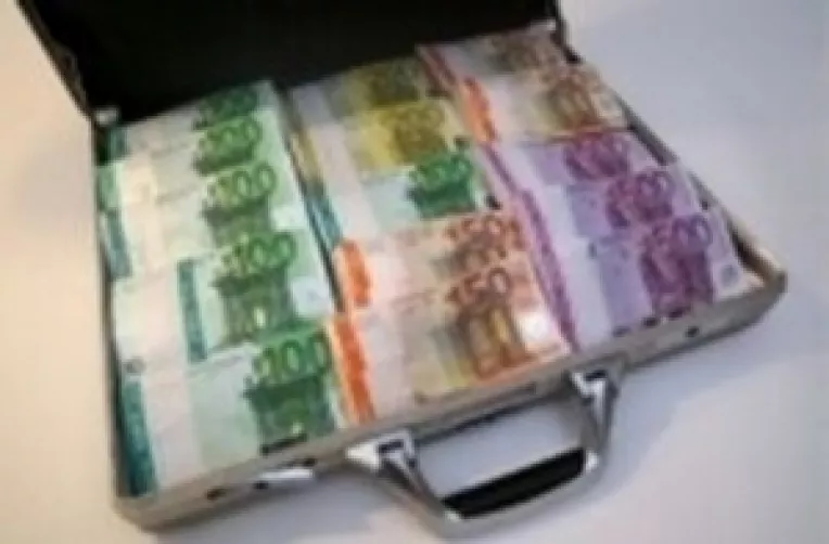 Economiile romanilor care muncesc in strainatate: 100 de miliarde de euro in 10 ani