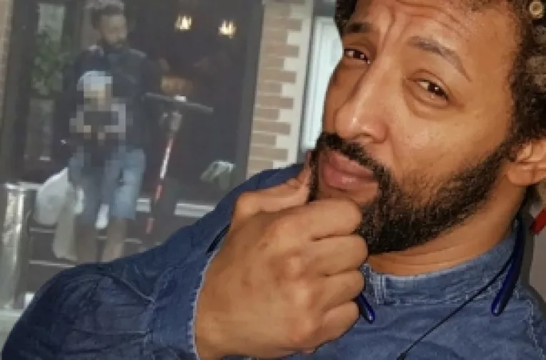 Kamara este trup si suflet alaturi de baietelul sau, Leon