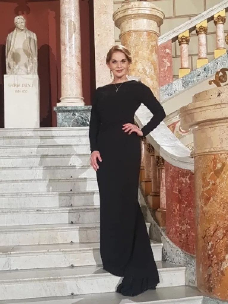 Manuela Harabor, mai tare decat multe dive hollywoodiene!