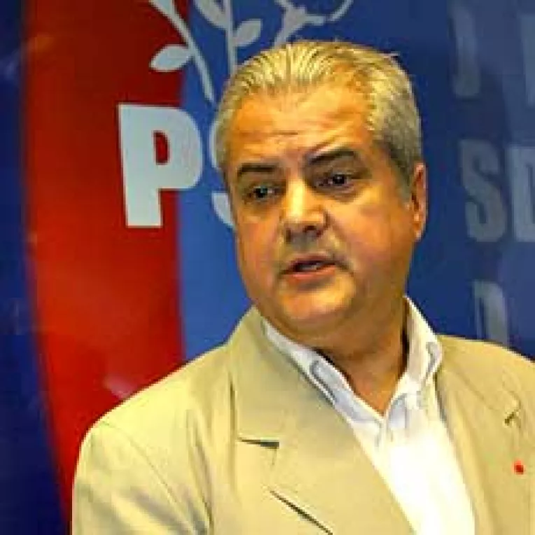 Nastase munceste pe branci