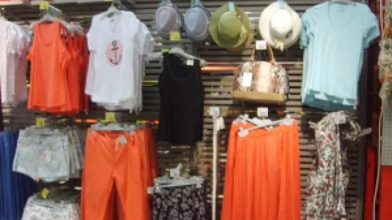 Noua colectie de vara TeX, un brand distribuit exclusiv in reteaua de magazine Carrefour