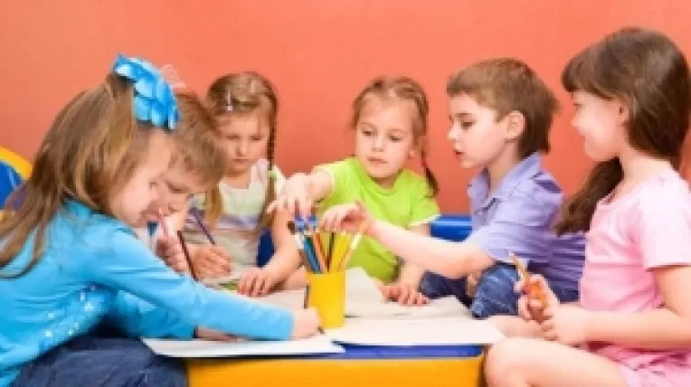 Pana la 17 mai, parintii isi pot inscrie copiii in clasa pregatitoare