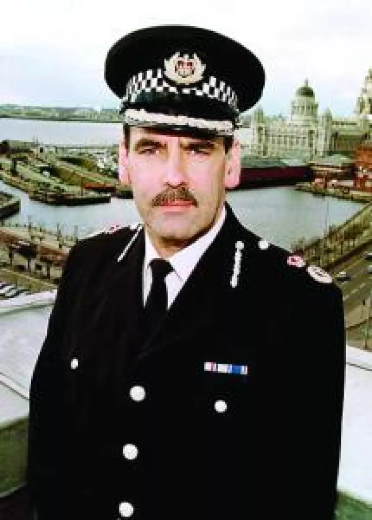 Politist fals, descoperit la Barza