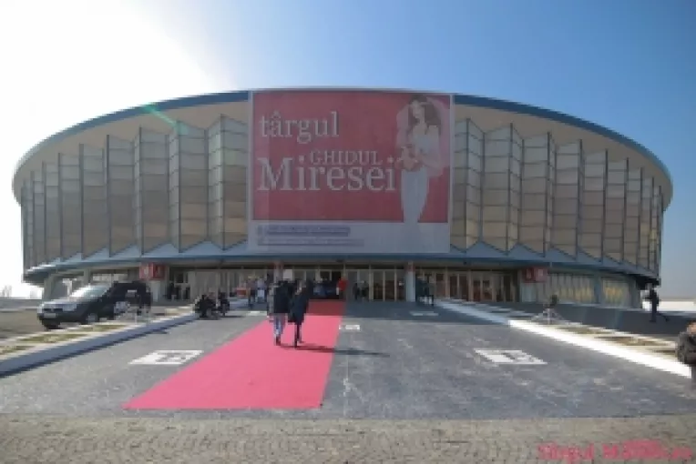 Zece vedete imbraca rochii de mireasa la Targul Ghidul Miresei!